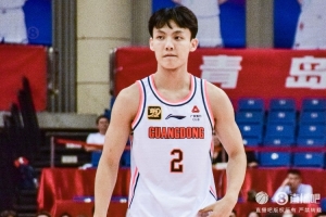 姜伟泽：跟徐杰一直关系特别好 希望他这个赛季可以走得更远