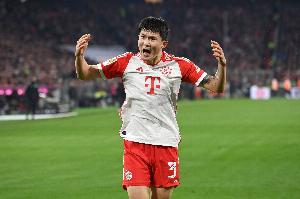 德天空：金玟哉并不是非卖品，拜仁不会主动将其出售但愿听取报价