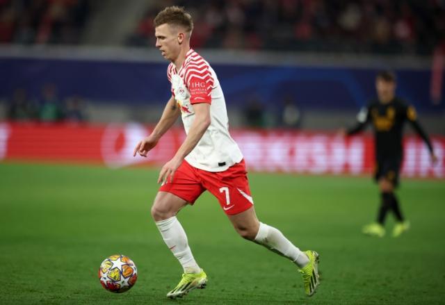 1720137732656061582.jpg debu.jpg