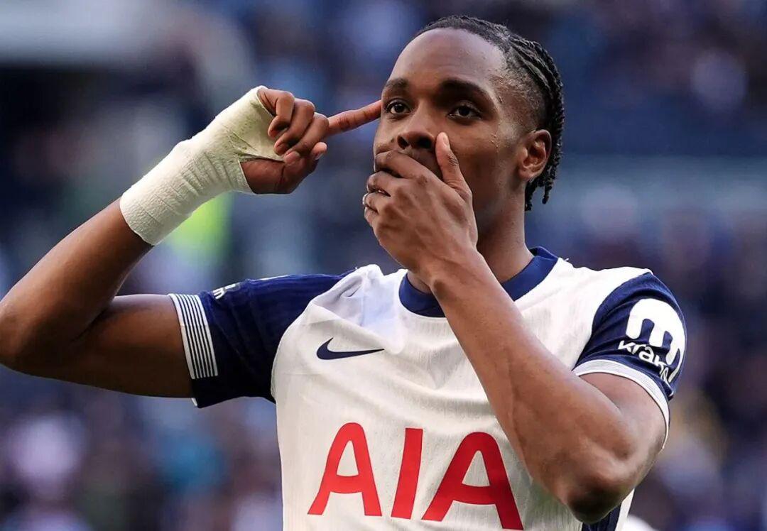 ac米兰-热刺亏大了！夏窗新援落选欧冠名单 仅踢3场惨遭弃用