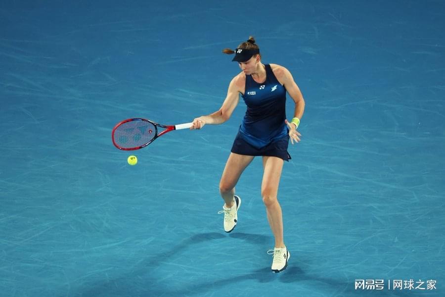米兰体育官网-澳网最具看点女单比赛来了！莱巴金娜谈迎战斯瓦泰克：保持进攻